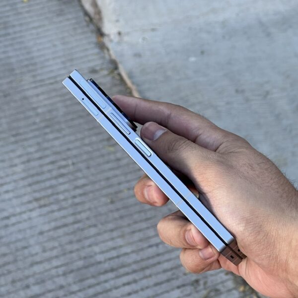 Samsung Galaxy Z Fold 6 5G.