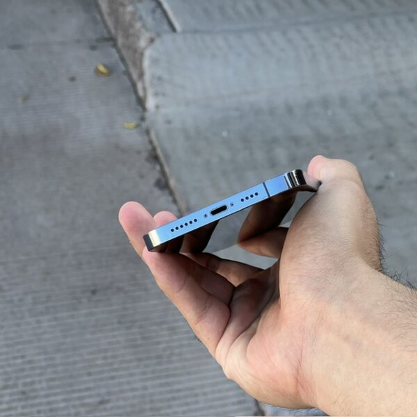 Apple iPhone 13 Pro Max.