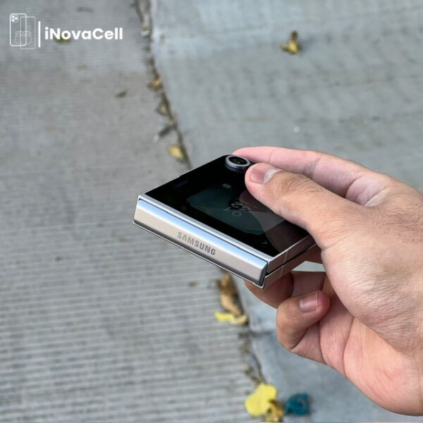 Samsung Galaxy Z Flip 6 5G.