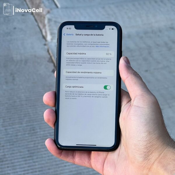 Apple iPhone XR.