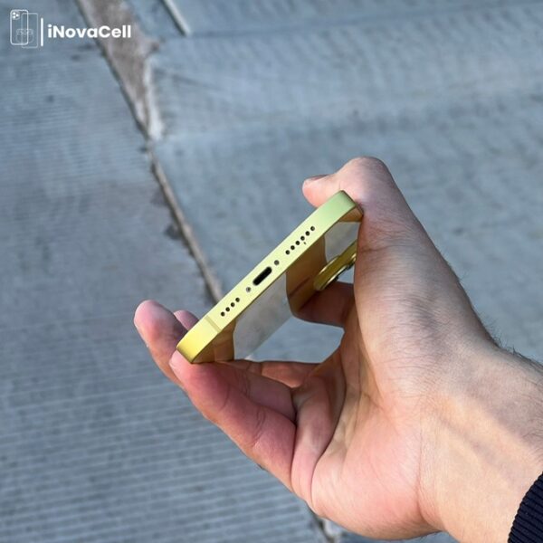 Apple iPhone 14 Plus.