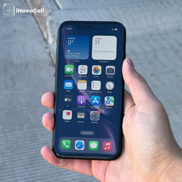 Apple iPhone XR.