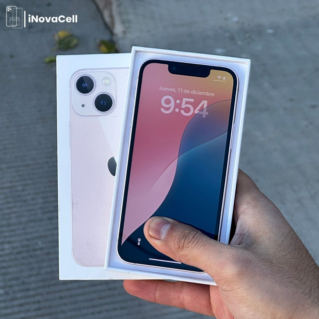 Apple iPhone 13 Mini.