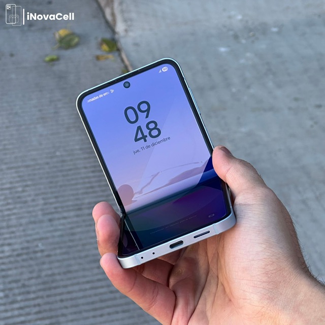 Samsung Galaxy Z Flip 6 5G.