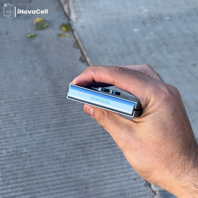 Samsung Galaxy Z Flip 6 5G.