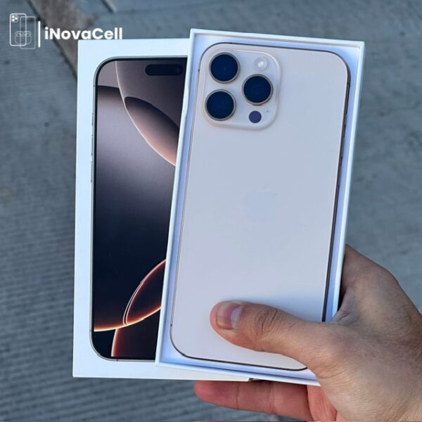 Apple iPhone 16 Pro Max.