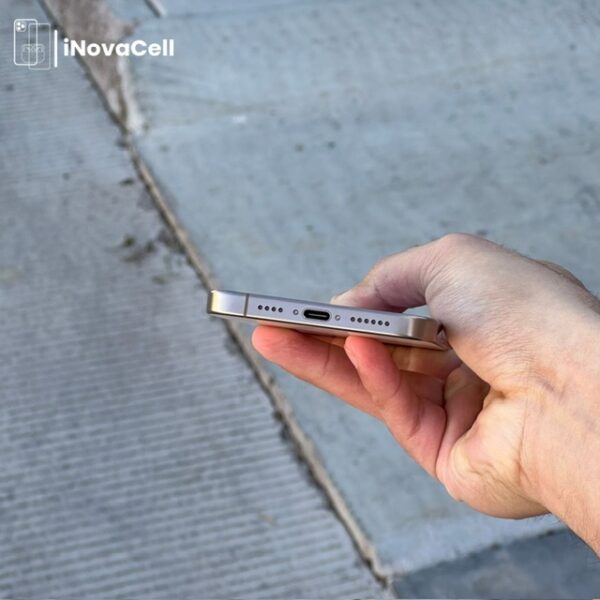 Apple iPhone 16 Pro Max.