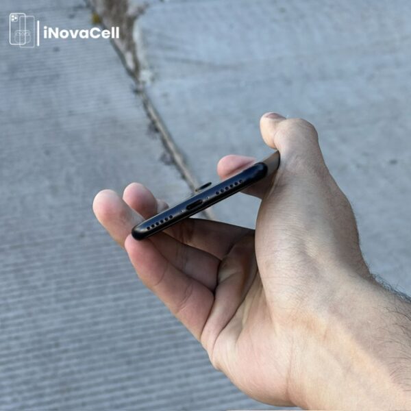 Apple iPhone SE 2020.