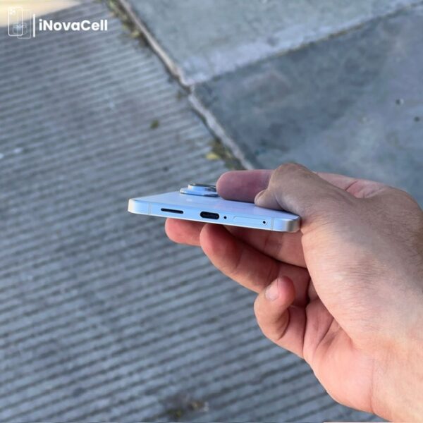 Samsung Galaxy S25 Edge 5G.