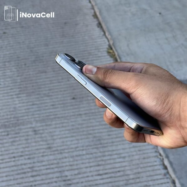 Apple iPhone 16 Pro.