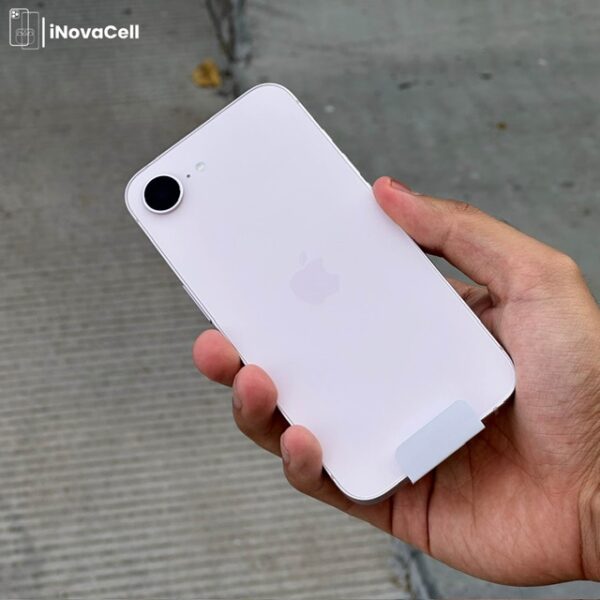 Copia de Android calle - 12 Apple iPhone 17E.