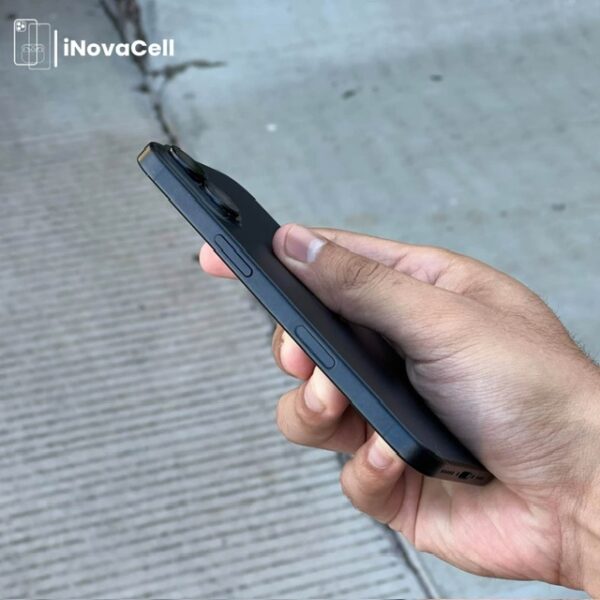 Copia de Android calle - 10 Apple iPhone 16.