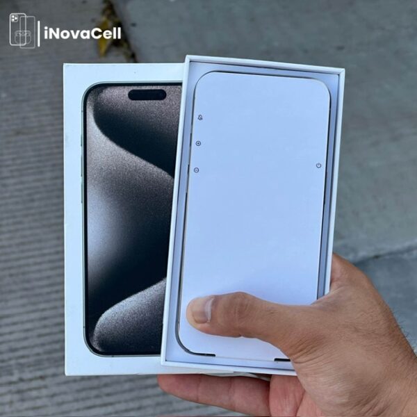 Copia de Android calle - 10 Apple iPhone 15 Pro.