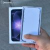 Copia de Android calle - 2 Apple iPhone 17E.