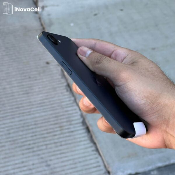 Copia de Android calle - 3 Apple iPhone 17E.
