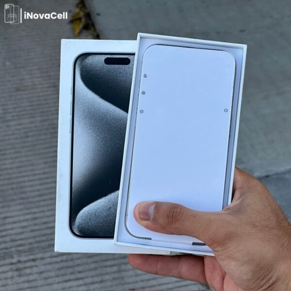 Copia de Android calle - 6 Apple iPhone 15 Pro.