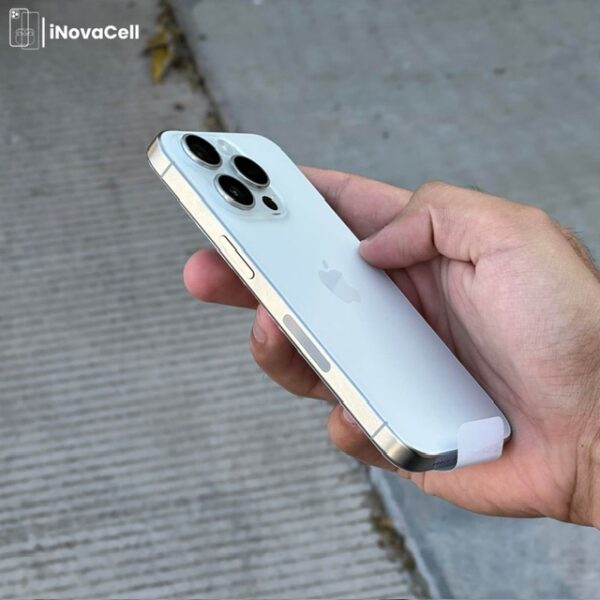 Copia de Android calle - 7 Apple iPhone 15 Pro.