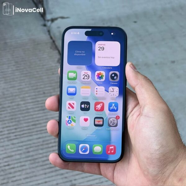 Copia de Android calle - 8 Apple iPhone 16.