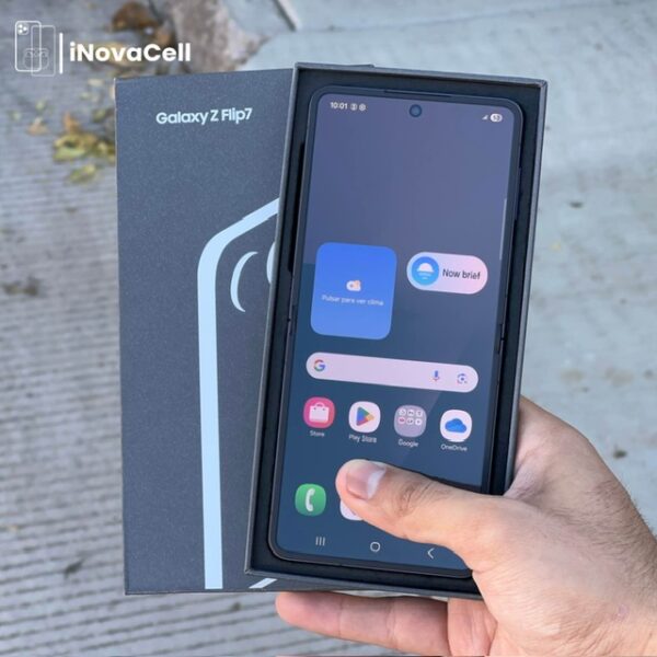 Samsung Galaxy Z Flip 7 5G.