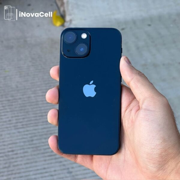 Apple iPhone 13 Mini.