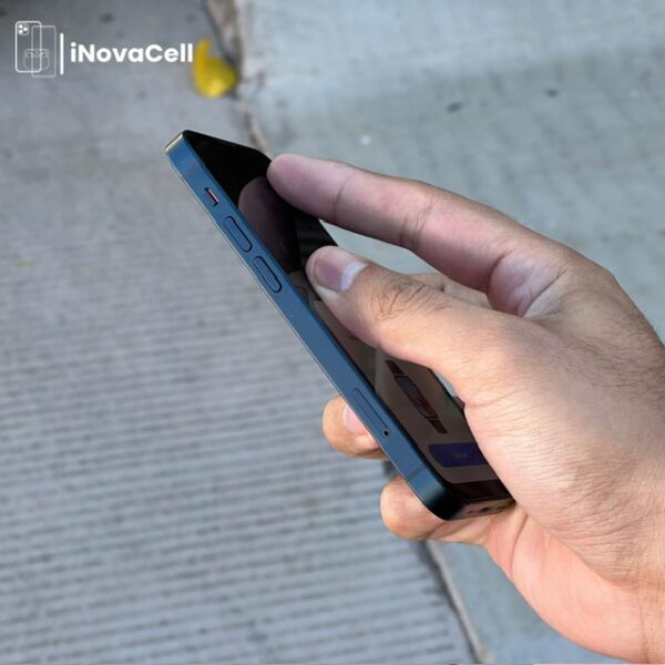 Apple iPhone 13 Mini.