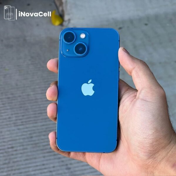 Apple iPhone 13 Mini.